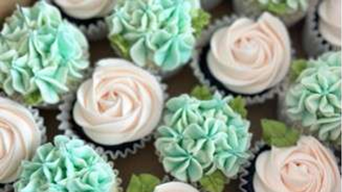 Floral Bouquet Cupcakes Class for Beginners at The Joyful Gourmet